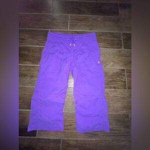 Lululemon women’s dance studio cropped pants
